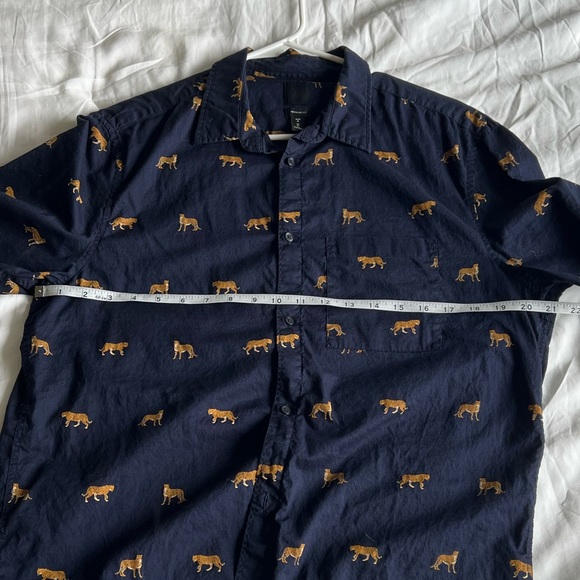 H&M Jaguar Print Short Sleeve Shirt - Picture 4 of 6